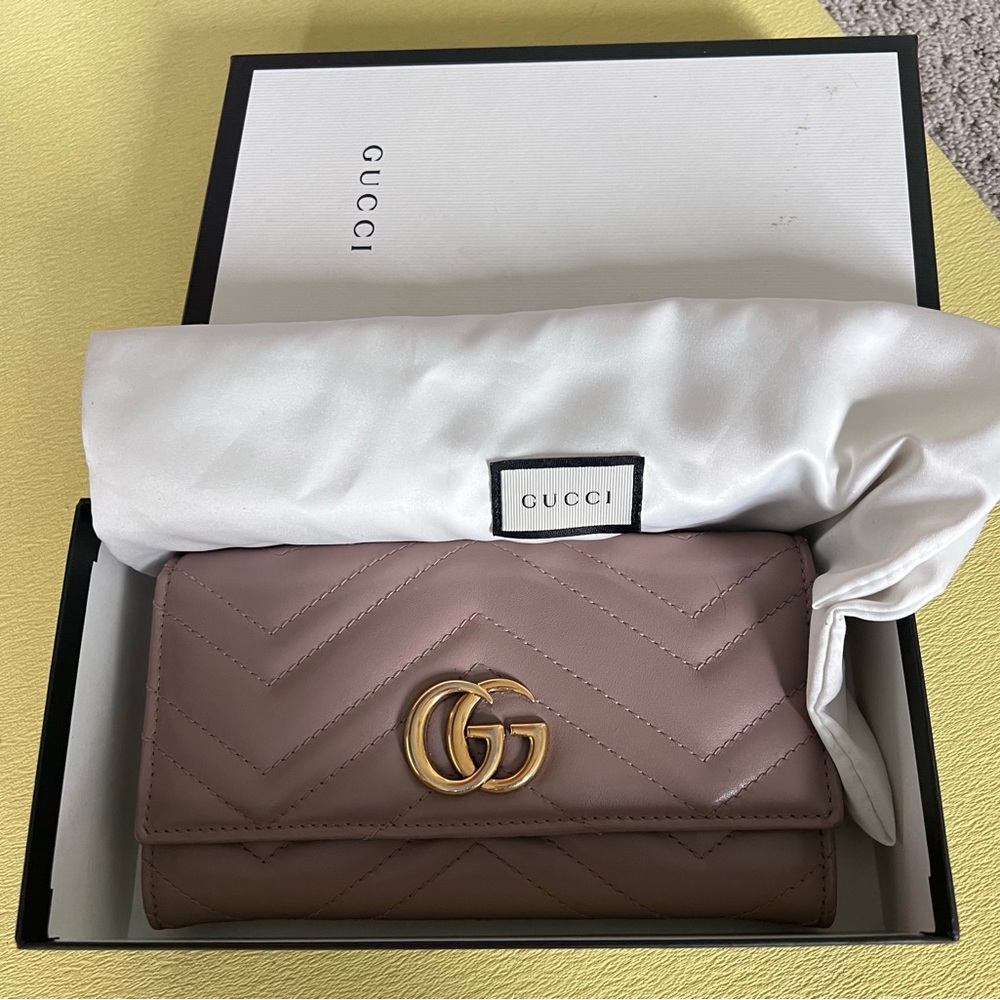 Gucci Marmont Continental Pink Wallet.